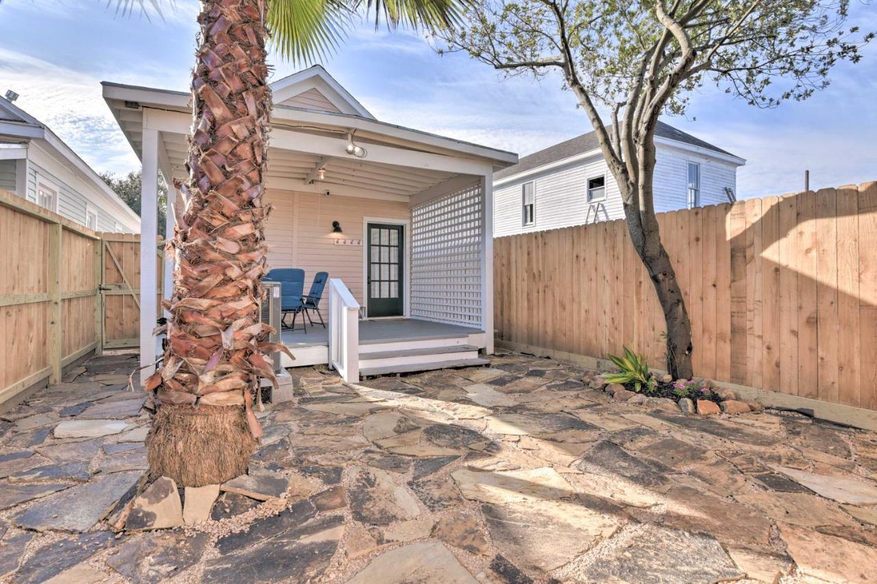 Bright Galveston Cottage Close To Beach And Strand Dış mekan fotoğraf